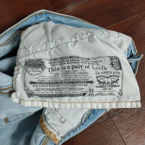 Levi's Lt Wash Denim Shorts Sz 30 - Picture 4 of 4